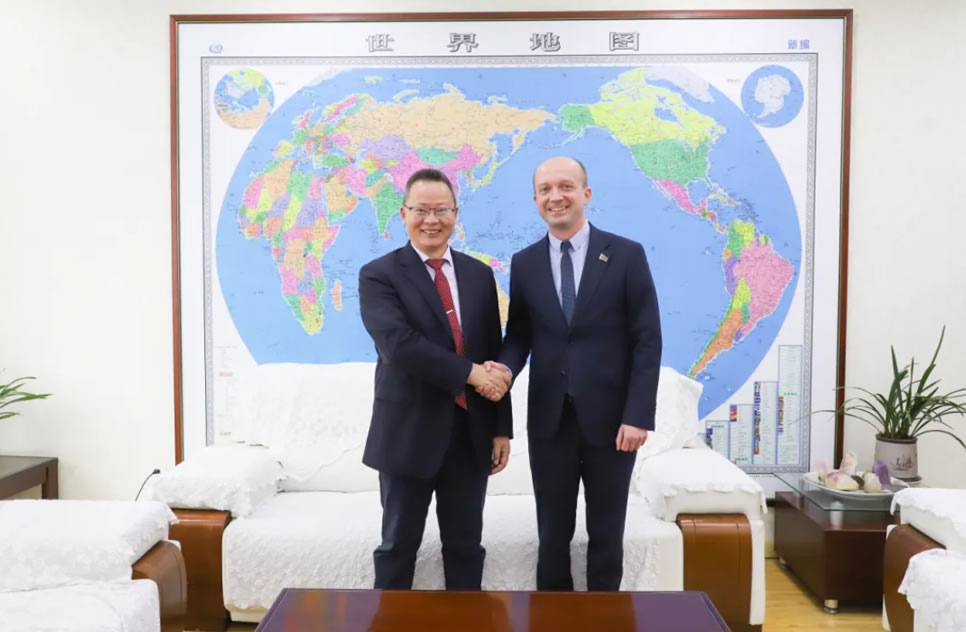 白俄罗斯驻华大使馆公使参赞到访门徒娱乐，共拓国际合作新机遇